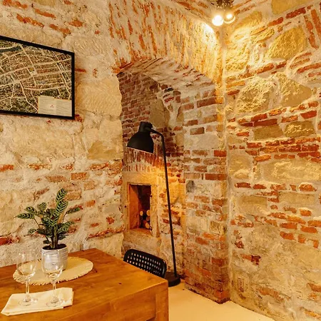 Apartment 1820 *