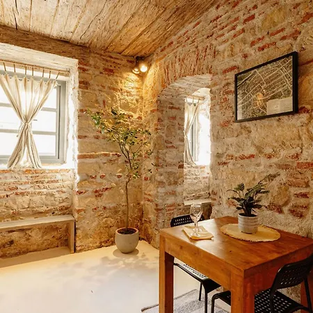 1820 Apartment