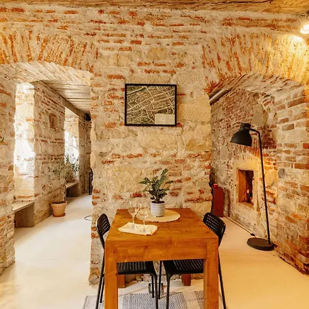 Apartment 1820 *