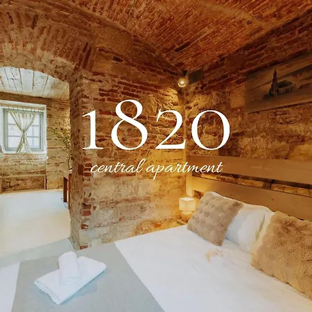 Apartment 1820
